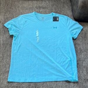 NWT women’s under armour tee